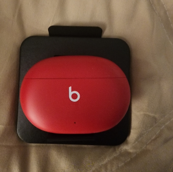 Beats Studio Buds - Picture 8 of 9